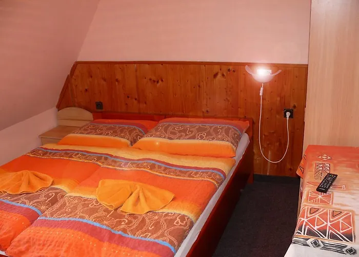Radegast Hotel *